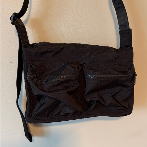 Baggu Medium Cargo Crossbody - Black - Picture 5 of 10